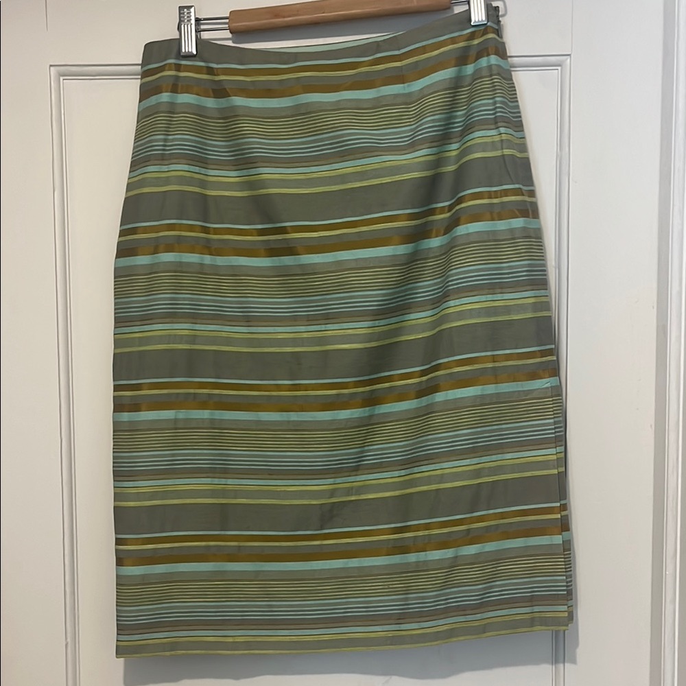 LOFT Green Pencil Skirt Knee-Length Casual